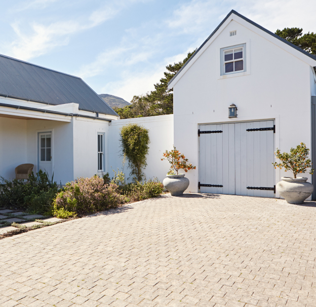 porte de garage battante à Breuil-le-Vert près de Clermont dans l'Oise 60