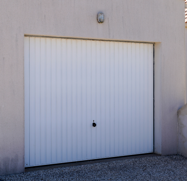 porte de garage bousculante à Breuil-le-Vert près de Clermont dans l'Oise 60